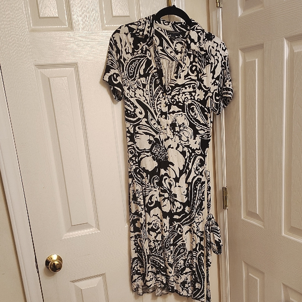 Banana Republic Black and White Graphic Dress